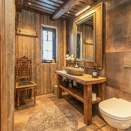 Hébergement de vacances Timber With Stone Fireplace And Fell Views